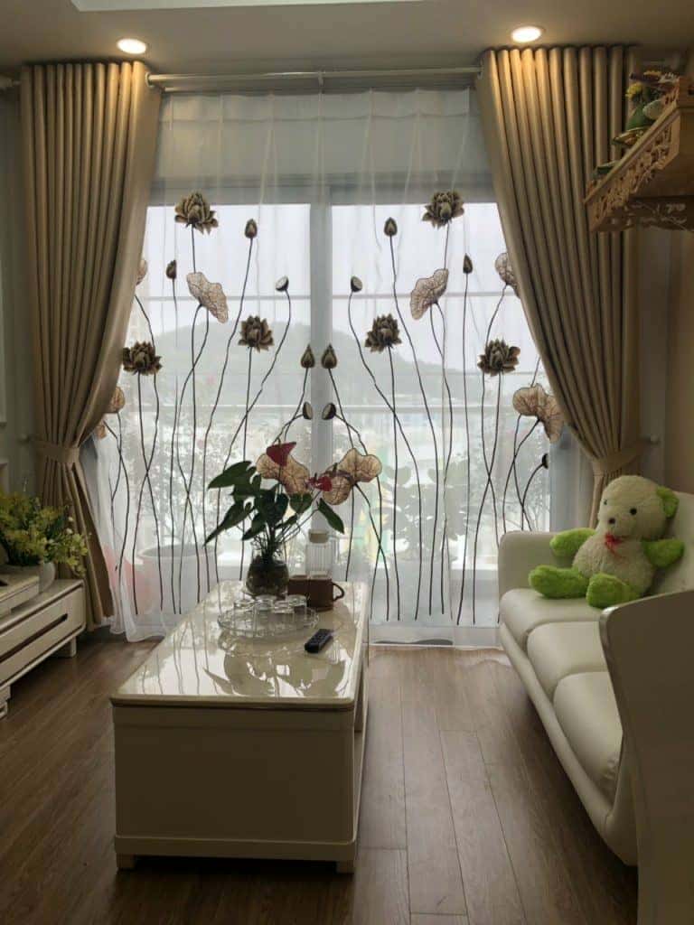 rèm thêu nghệ thuật cửa chính