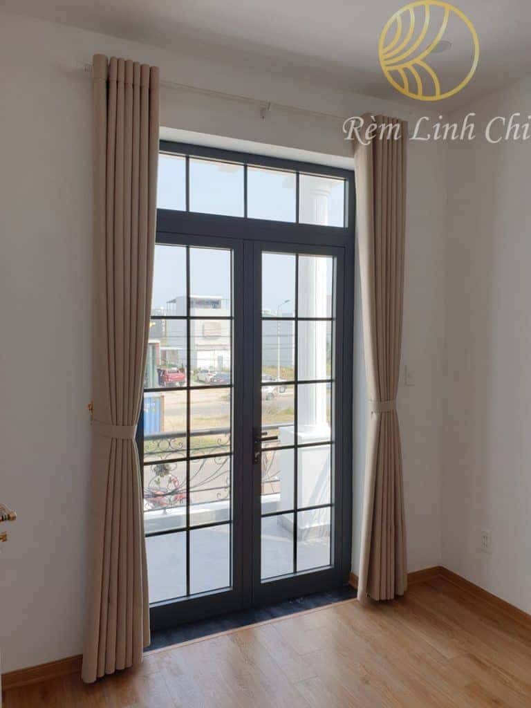 rem vai tron 2 lop gia re 10