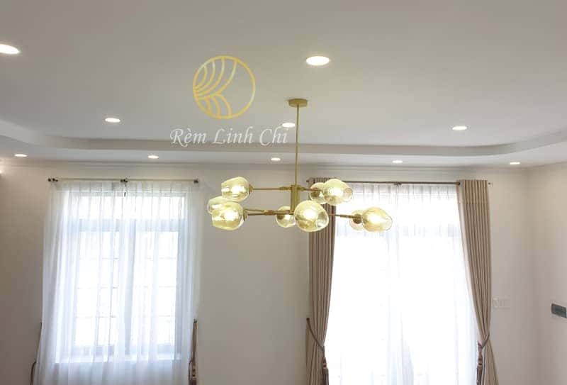 rem vai tron 2 lop phong khach 1