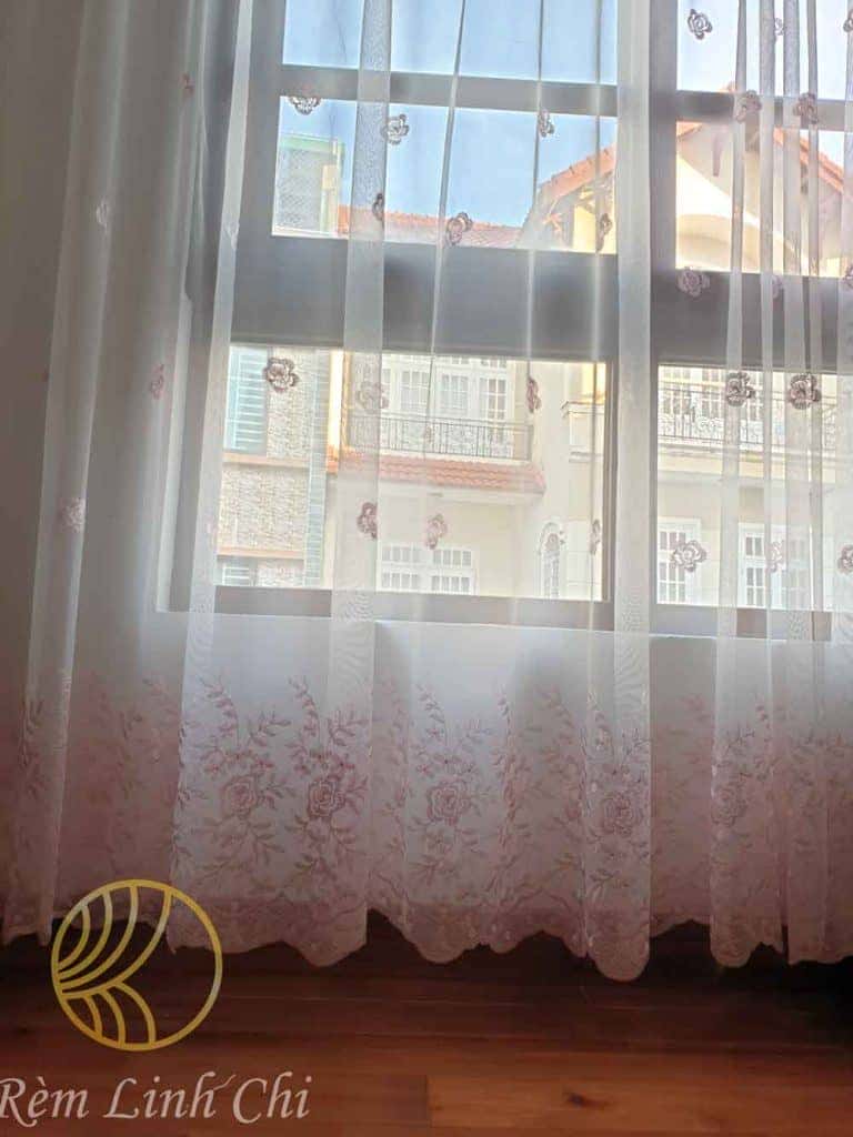 rem vai voan theu hoa la phong ngu 2