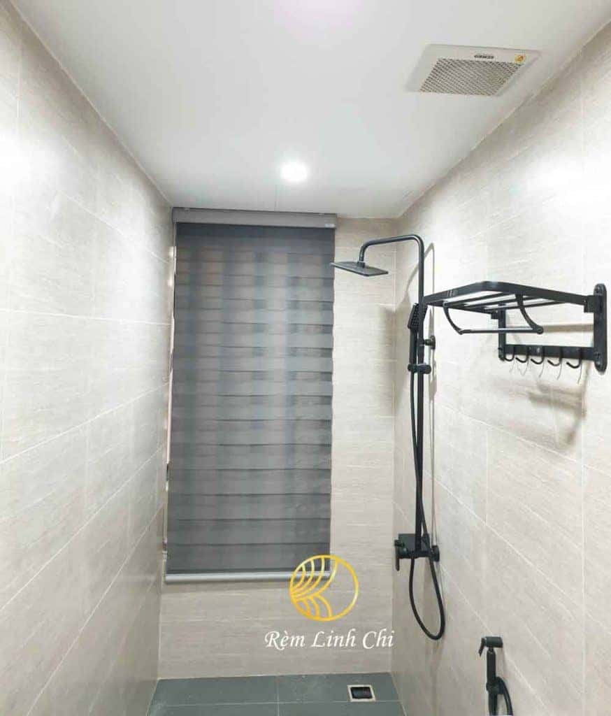 rem cuon cau vong phong wc 1