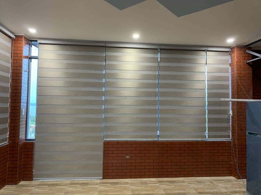 Rèm cầu vồng sử dụng cho văn phòng 6 IMG 2226