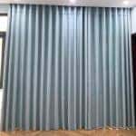 Giá rèm cửa vải gấm màu xanh